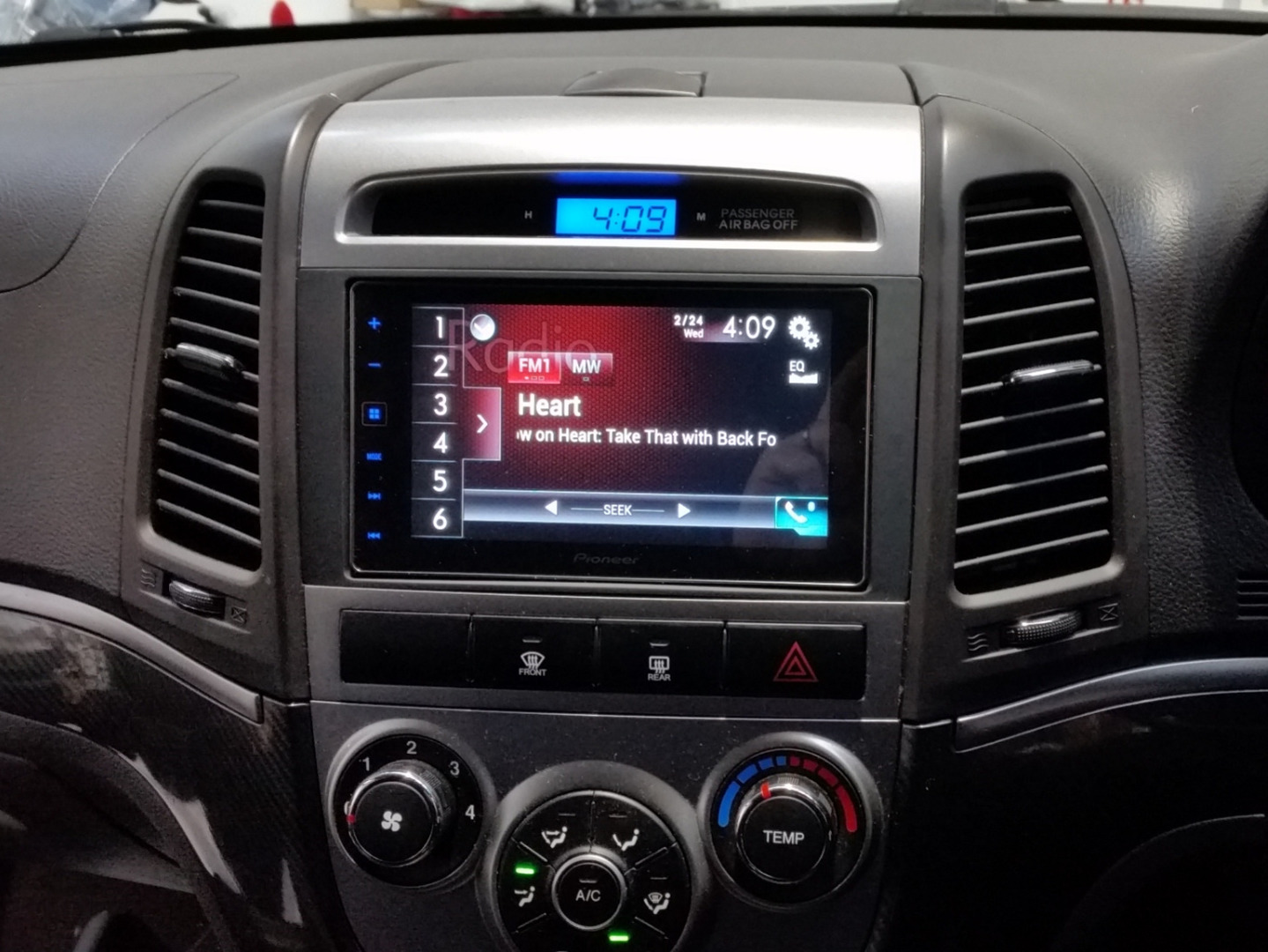 Hyundai Santa Fe radio